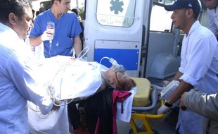 Une personne blessée lors de l'attaque du musée Bardo à Tunis, le 18 mars 2015