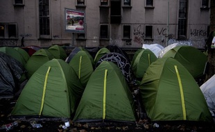 Des tentes d'un campement de migrants, porte d'Aubervilliers, en octobre 2019.
