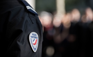Quatre personnes renvoyées aux assises dans le cadre de l'enquête sur le policier tué sur les Champs-Elysées en 2017.
