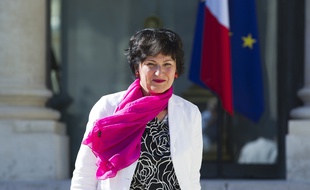 Le 29 aout 2012. Sortie du conseil des ministres au palais de l'Elysee. Ici,Dominique Bertinotti. // PHOTOS : V. WARTNER/20 MINUTES