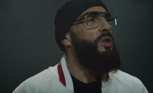 Le rappeur Médine dans le clip de sa chanson «Bataclan».