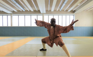 Maître Dominique Saatenang enseigne le kung-fu traditionnel Shaolin à Paris 18e. Le 31 août 2018.