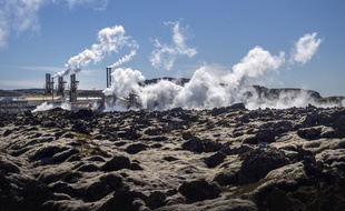 Une centrale géothermique en Islande.