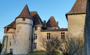 Le château d'Esclignac, dans le Gers.