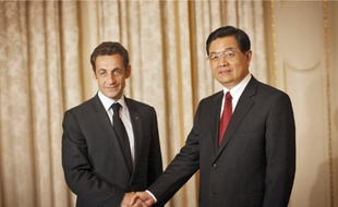 Selon Jean-Pierre Raffarin, Nicolas Sarkozy et Hu Jiantao « ont appris à se connaître » depuis le G20 de Londres au printemps 2009 (photo).