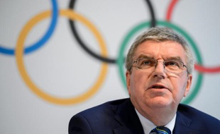 Le président du CIO Thomas Bach en conférence de presse lors du sommet olympique à Lausanne, le 21 juin 2016
