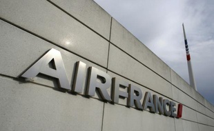 Le logo d'Air France sur le siège du groupe à Roissy, le 12 octobre 2015