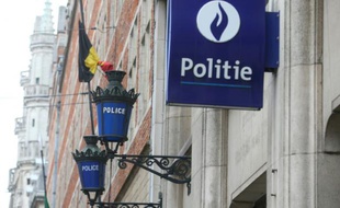 Illustration de l'entrée d'un commissariat à Bruxelles, le 29 décembre 2015
