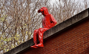 Le Passager du sculpteur James Colomina est apparu dans la nui du 12 au 13 décembre 2020 à Toulouse.