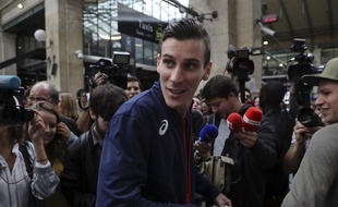 Pierre-Ambroise Bosse à son arrivée gare du Nord, à Paris, après avoir remporté le titre de champion du monde du 800m à Londres, le 12 août 2017.