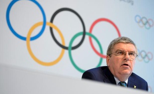 Le président du CIO Thomas Bach en conférence de presse lors du sommet olympique à Lausanne, le 21 juin 2016