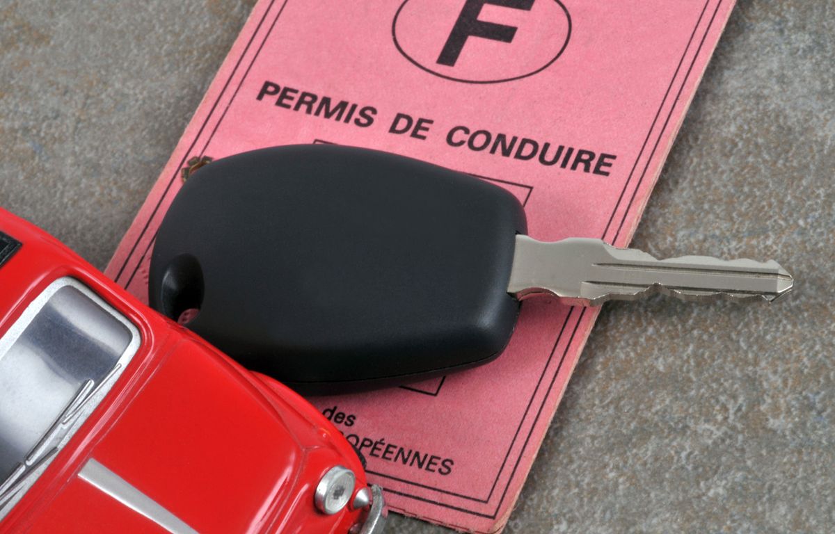 Pourquoi votre (vieux) permis de conduire « rose » ne sera bientôt plus  valide