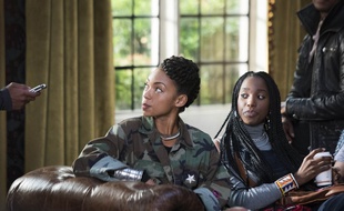 Logan Browning et Ashley Blaine Featherson dans «Dear White People».