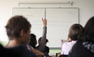 Des collégiens dans une salle de classe, en France 2011