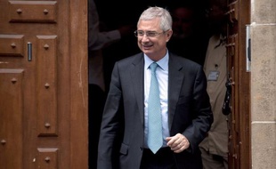 Claude Bartolone, député et président PS du conseil général de Seine-Saint-Denis, a qualifié mercredi d'"erreur de jeunesse gouvernementale" le plaidoyer de la ministre Cécile Duflot en faveur d'une dépénalisation du cannabis.