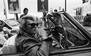 Johnny Hallyday en 1977 au Festival de Cannes.