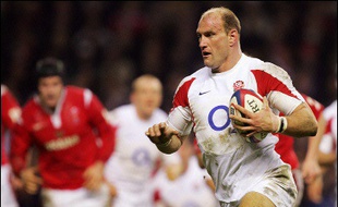 L'Angleterre, qui reste sur une confortable victoire face au pays de Galles (47-13) le 4 février, se déplace en Italie, qui n'a jamais battu le XV de la Rose en 12 confrontations depuis 1991. Pire ! Depuis son entrée dans le Tournoi, en 2000, la Squadra Azzurra a encaissé une moyenne annuelle de 52 points face aux Anglais.
