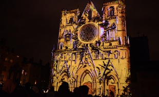 Lyon, 9 décembre 2018
La Fête des lumières de Lyon s'est déroulée sans encombre malgré des tensions sur le plan national. ici le spectacle proposé sur la cathédrale Saint-Jean.