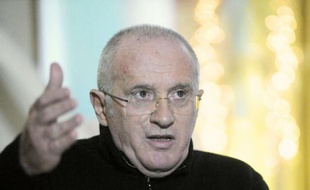 Une information judiciaire a été ouverte vendredi des chefs d'assassinat en bande organisée et association de malfaiteurs, trois jours après le décès à Ajaccio de l'avocat Antoine Sollacaro, tué par balles, a annoncé le parquet de Marseille.