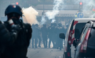 Tensions lors de la manifestation du 1er-Mai à Paris.