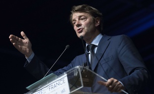 François Baroin, chef de file LR pour les législatives, lors d'un meeting à Vertou, près de Nantes le 29 mai 2017.
