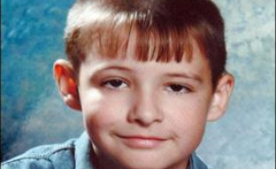 L'état de santé d'Ivan, l'enfant russe blessé après une chute lors d'une tentative d'interpellation le 9 août à Amiens, restait "stationnaire" vendredi, a-t-on appris auprès d'un des avocats de sa famille et du CHU d'Amiens, où l'adolescent est toujours hospitalisé.