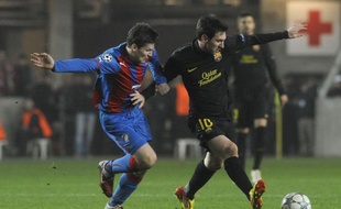 Le génie argentin Lionel Messi veut jouer toute sa carrière à Barcelone et ne quittera pas son club pour de l'argent, a-t-il déclaré dans un entretien au quotidien allemand Bild paru samedi.