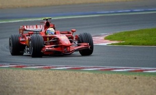 Ce troisième succès cette saison, le huitième de sa carrière, permet aussi à Massa de devenir le premier Brésilien à mener le Championnat du monde depuis Ayrton Senna !