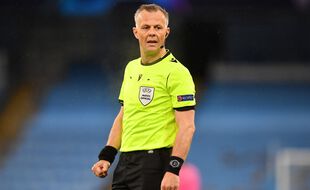 Bjorn Kuipers, l'arbitre néerlandais par lequel le scandale est arrivé (selon des joueurs du PSG).