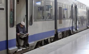 La SNCF consacrera plusieurs dizaines de millions d'euros à dédommager ses clients victimes de la grève des transports, a indiqué vendredi le directeur général de la société nationale, Guillaume Pépy, qui a fait état par ailleurs de 40 plaintes à la suite de dégradations.