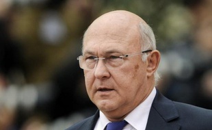 Le ministre du Travail, Michel Sapin, a annoncé jeudi sur France inter une rallonge de 40.000 emplois aidés pour 2012, après l'effort de 80.000 contrats subventionnés de plus décidé en juin.