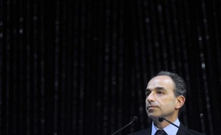 Jean-François Copé a appelé vendredi les militants UMP d'Alsace à voter "oui" dimanche à un référendum sur la fusion de leurs assemblées départementale et régionale.