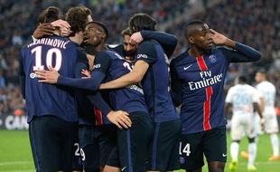 Les joueurs du PSG fêtent un but contre Marseille le 7 février 2016.