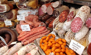 En France, le virus de l'hépatite E est principalement contracté à l'occasion d'une consommation de produits alimentaires à base de foie de porc pas ou peu cuits.