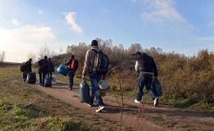 Illustration des migrants sur la côte d'Opale