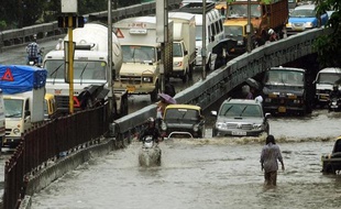 Le coût des inondations pourrait dépasser en 2050 les 1.000 milliards de dollars (750 mds d'euros) dans les 136 plus grandes villes côtières de la planète si elles ne se protègent pas mieux, selon une étude parue dimanche.
