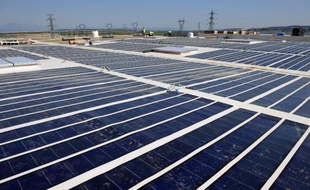 Enerplan, le syndicat des professionnels de l'énergie solaire réunis à Marseille en assemblée générale, a proposé vendredi la refonte du modèle économique de rachat d'électricité, instituant l'autoconsommation pour les particuliers, et le lancement d'un appel d'offres de 1.000 mégawatts (MW) par an.