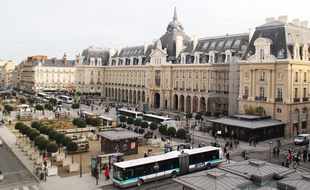 Vue d'ensemble de la place de la République, à Rennes.