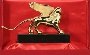 Un lion d'or, illustration de la récompense de la Mostra de Venise