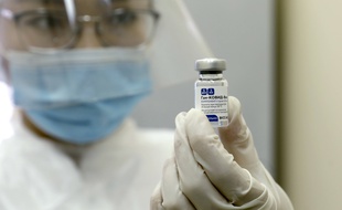 À ce stade, le Spoutnik V se classe parmi les vaccins les plus performants, avec ceux de Pfizer/BioNTech et Moderna.