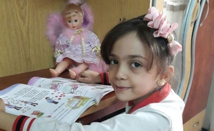 Sur Twitter, Bana, 7 ans, avait raconté son quotidien dans l'enfer d'Alep.