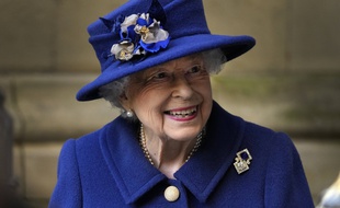 La reine Elizabeth II le 12 octobre 2021.