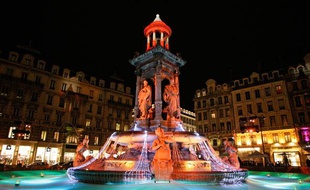 Illumination place des Jacobins (2e) lors de la Fête des Lumières 2010 à Lyon.