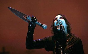 Le chanteur Marilyn Manson au festival B'estival de Bucarest, Roumanie, le 1er juillet 2007.