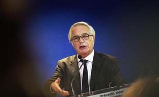 Le ministre du Travail François Rebsamen lors d'une conférence de presse, le 9 février 2015 à Paris
