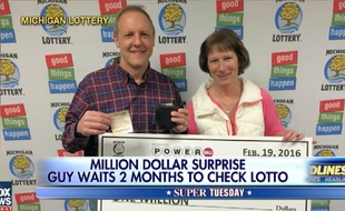 Cet Américain a gardé pendant plus de deux mois un ticket gagnant de la loterie dans son portefeuille avant de découvrir qu'il avait gagné un million de dollars.