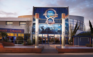 Vue de l'entrée du Grand Aquarium de Saint-Malo.