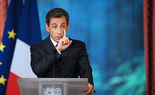 Nicolas Sarkozy lors de son discours à la 18e conférence des ambassadeurs le 25 août 2010 à l'Elysée.
