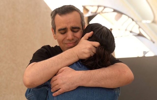 Omari Miran a pu serrer dans ses bras son épouse, Lishay Miran-Lavi, pour la première fois depuis plus de deux ans.