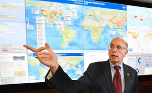 Le directeur adjoint des Centres de contrôle et de prévention des maladies, Jay Butler, fait le point sur le coronavirus, le 13 février à Washington.
